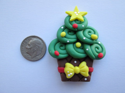 Needle Minder - Christmas Tree Cupcake (Clay)