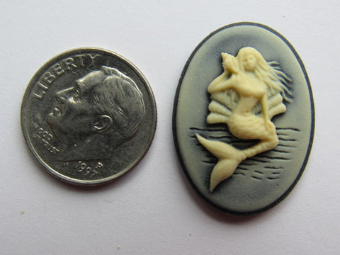 Needle Minder ~ Black/Ivory Mermaid Cameo