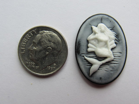 Needle Minder ~ Black/White Mermaid Cameo