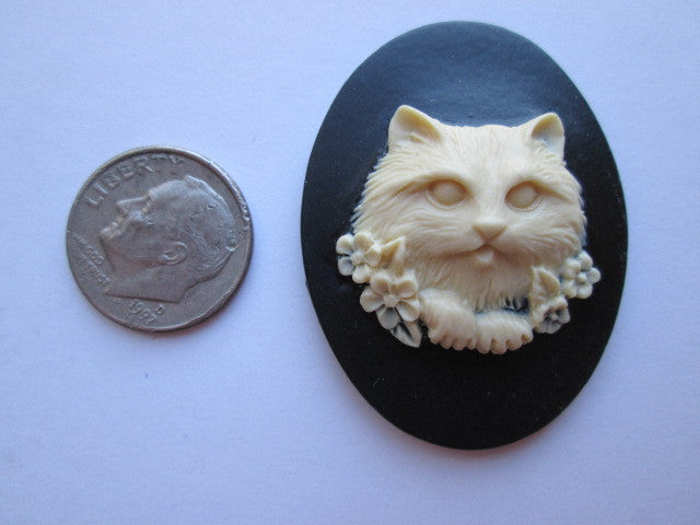 Needle Minder ~ Black Cat Cameo