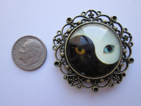 Glow in the Dark Cats Eyes Needle Minder