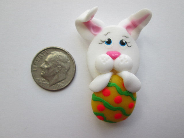 Needle Minder ~ Bunny w/Egg (Clay)