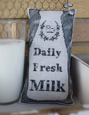 Puntini Puntini ~ Daily Fresh Milk w/button