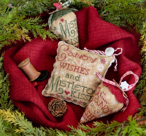 Erica Michaels Designs ~ Mistletoe Kisses LINEN Berries (SO CUTE!)