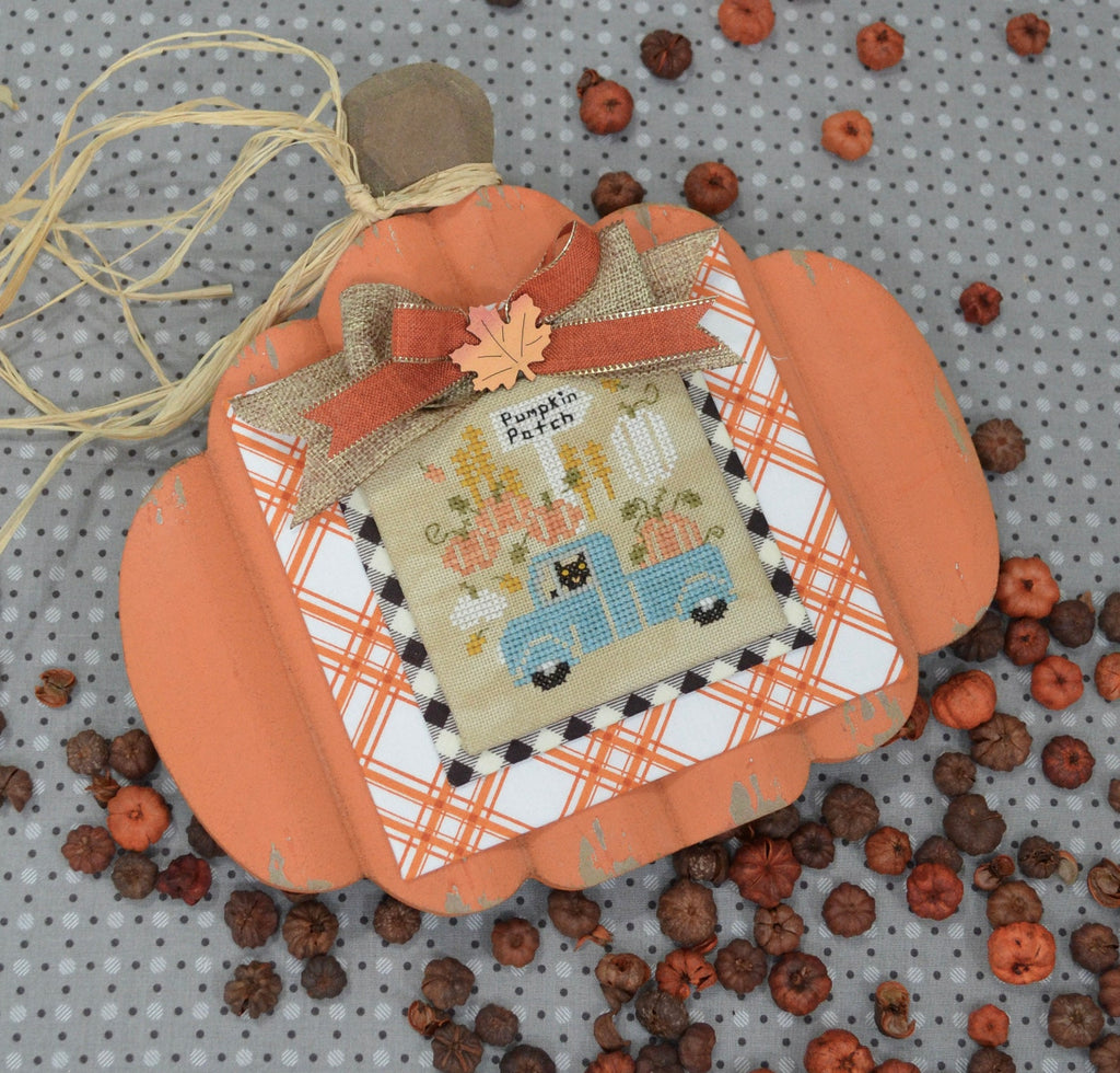Annie Beez Folkart ~ Pumpkin Pickin'