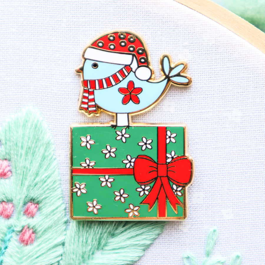 Enamel Needle Minder ~ Christmas Birdie