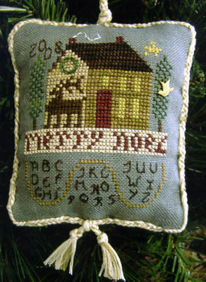 Homespun Elegance ~ ABC Noel House w/charm