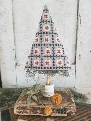 hello from Liz Matthews ~ Pumpkin Quilt Tree