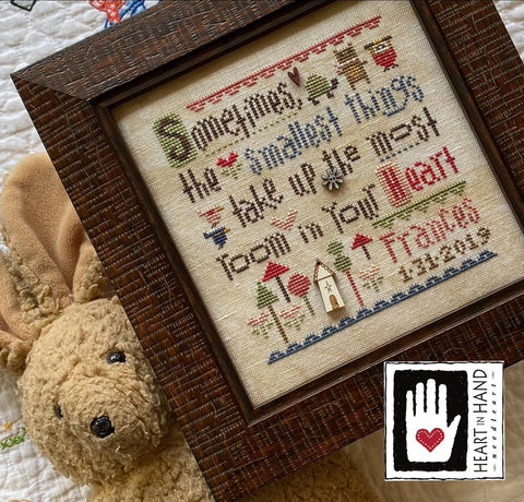 Heart In Hand ~ Smallest Things Sampler w/buttons (so cute!)