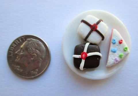 Needle Minder ~ Dessert Plate