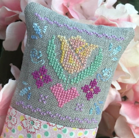 Luhu Stitches ~ Little Spring Fling
