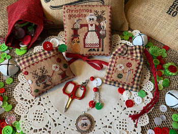 Mani di Donna ~ Mrs. Claus Goodies Sewing Set & Finishing Info - w/accs