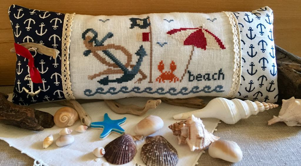 Rovaris ~ Anchor Beach w/lace & charm