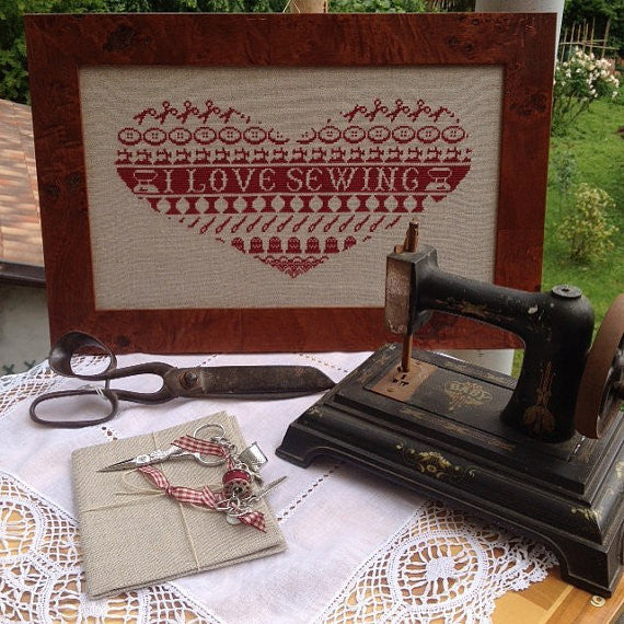 Rovaris ~ R116 I Love Sewing Heart