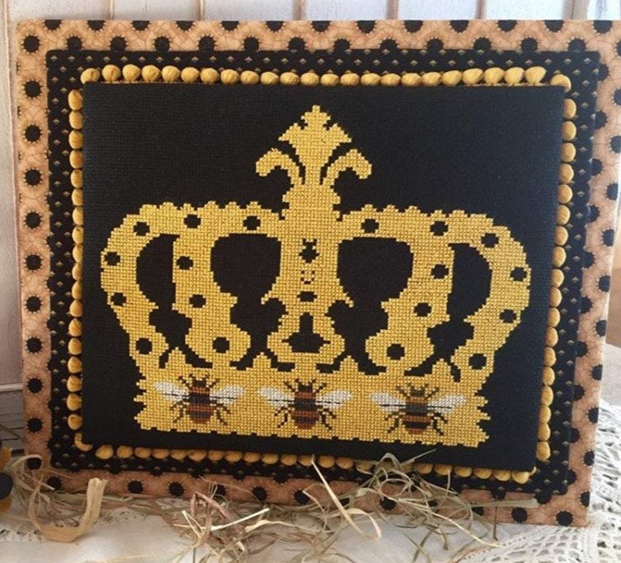 Rovaris ~ Crown Bee w/charms