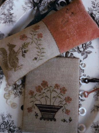 Stacy Nash Primitives ~ Squirrel Pinkeep & Flower Basket